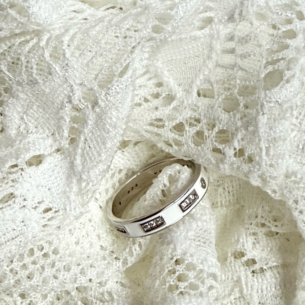 925 Sterling Silver Minimalist Band Ring Size 7 Simple Elegant Stackable Ring - Picture 5 of 6